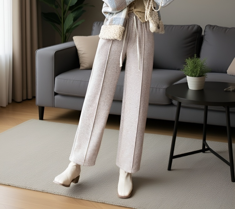 カジュアルにもオフィスにも使えるウールパンツ着用例