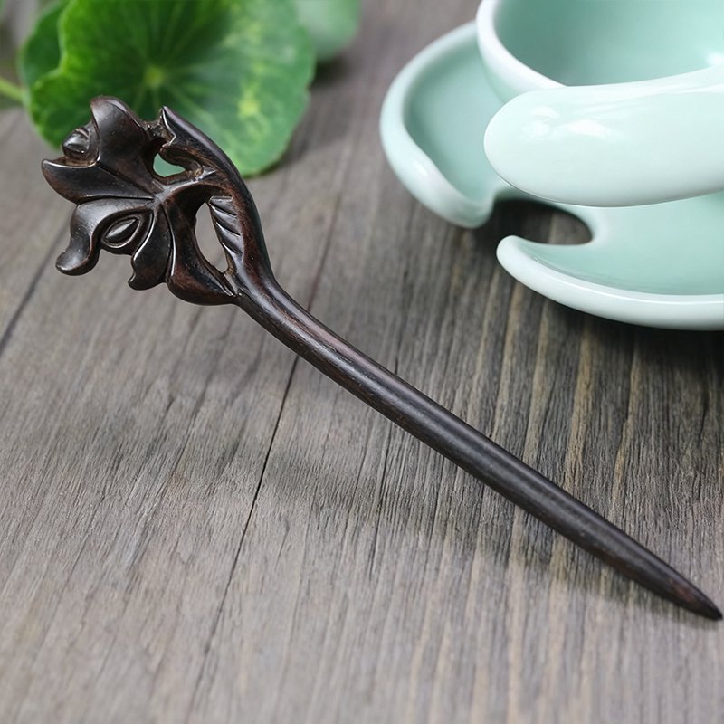 天然檀木手彫り簪2本セット正面画像