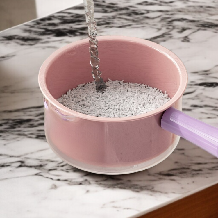 분리형 디자인의 쌀뜨기 바구니 사용 예시