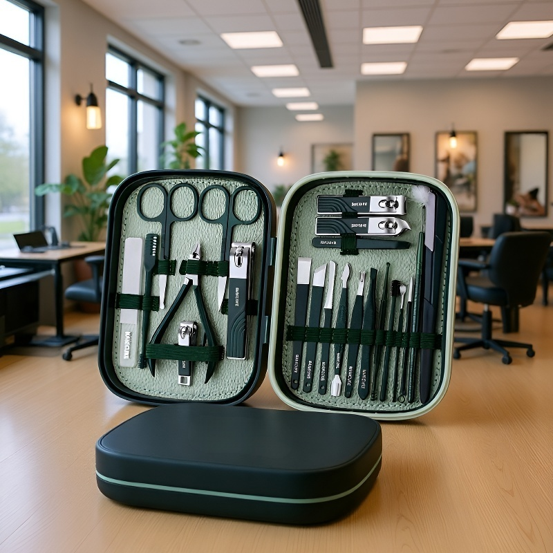 22 körömápolási készlet.