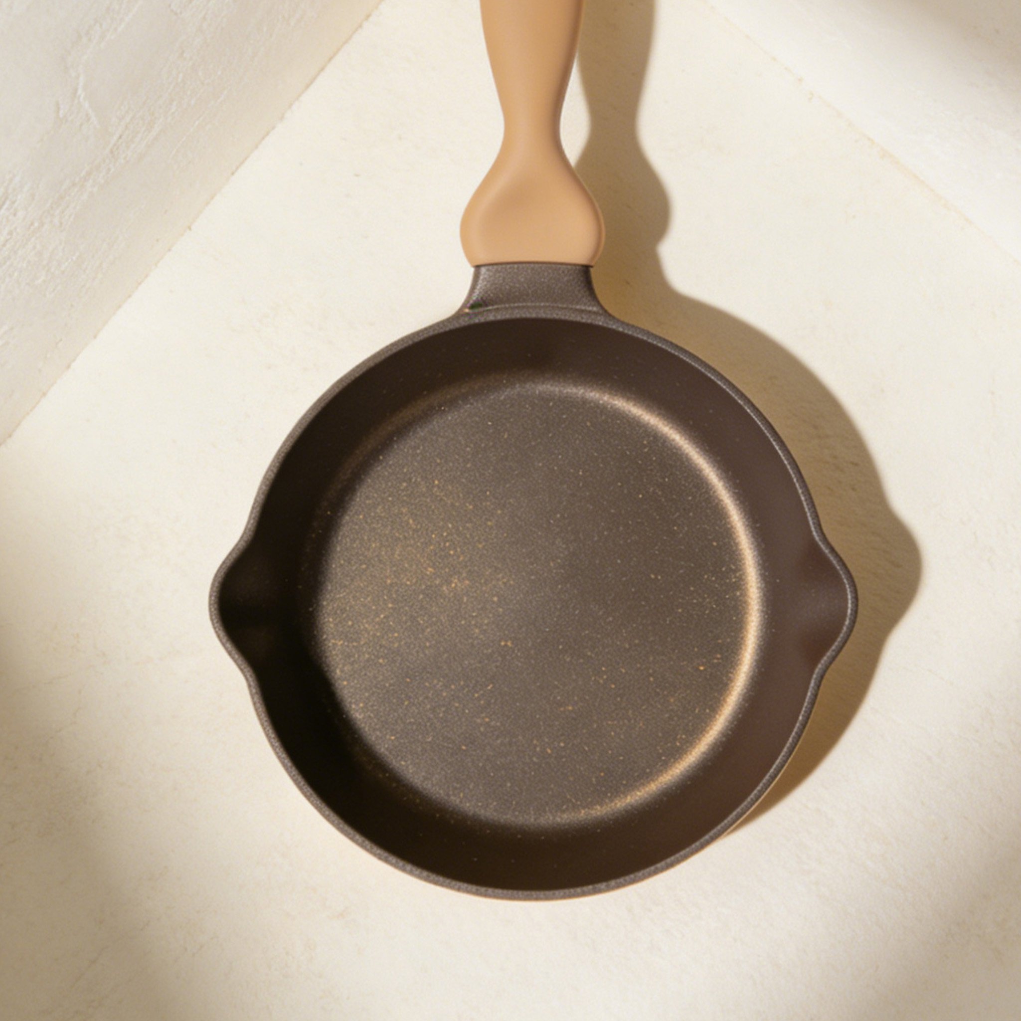 Tapadásmentes bevonatú serpenyő