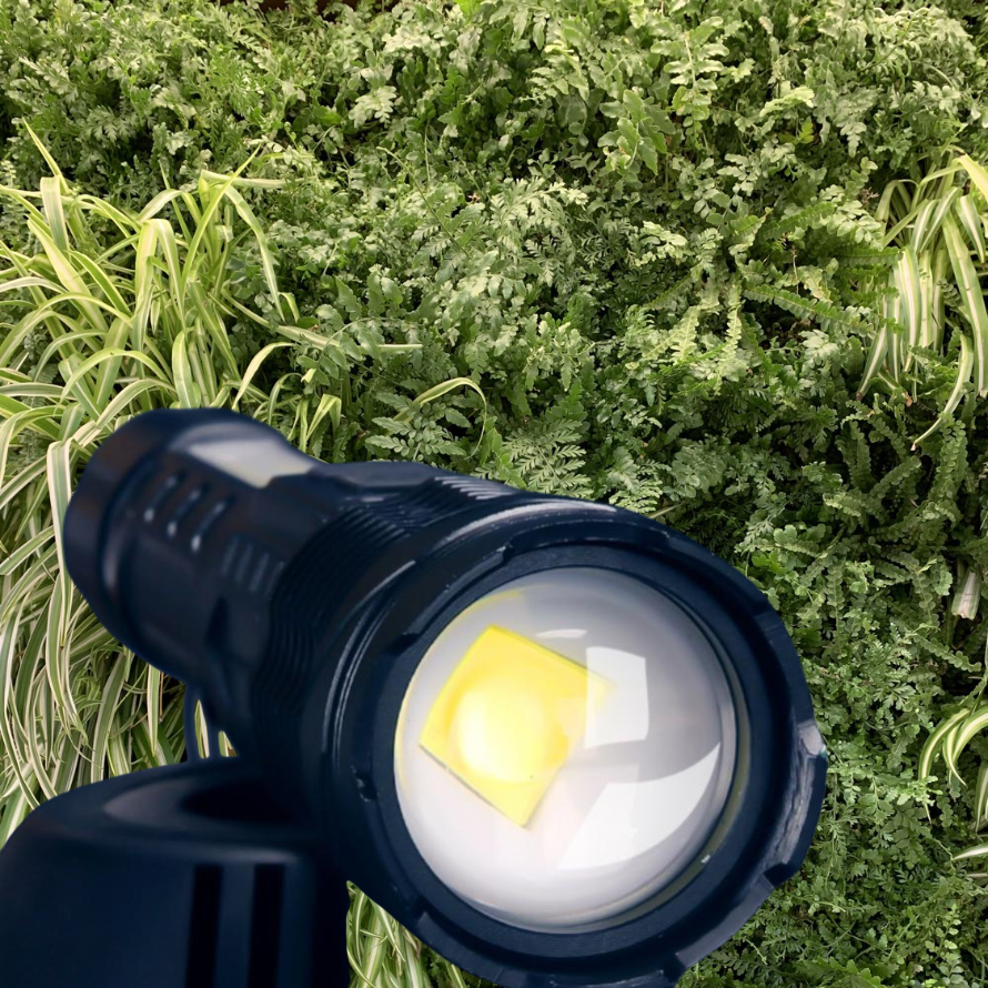 Linterna láser blanca de 30W, recargable por USB, para iluminación exterior