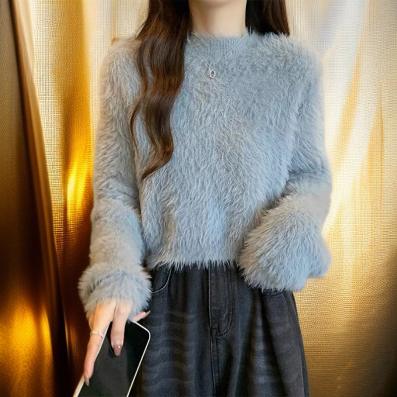 女性の緩い薄いニットトップショート模造ミンクのセーター