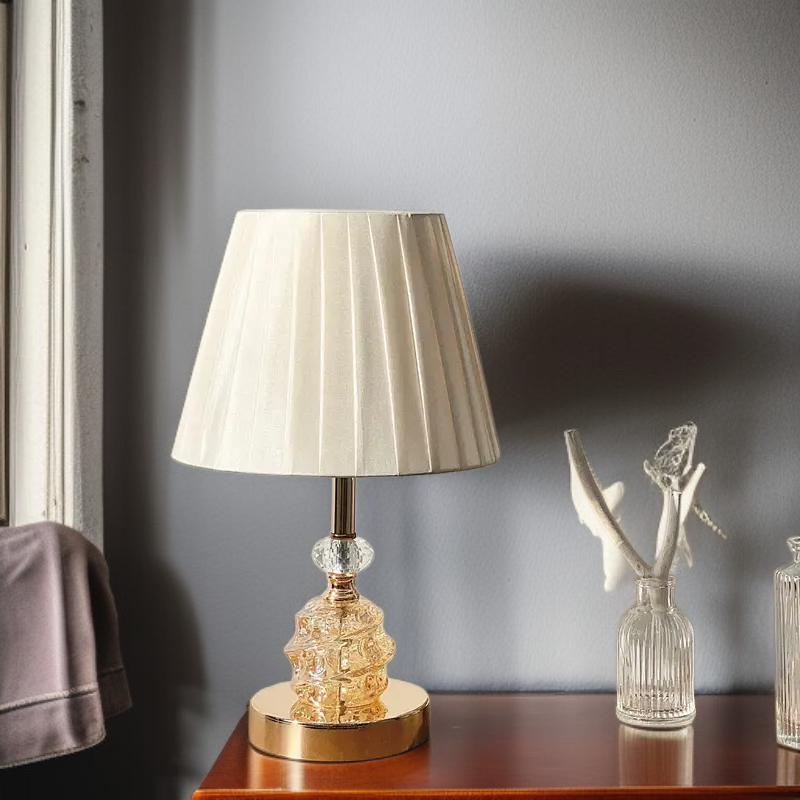  Moderní LED lampa do ložnice s jednoduchým designem