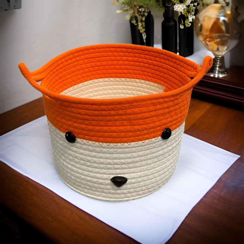 سلة تخزين مصنوعة يدوياً من جلد الثعلب