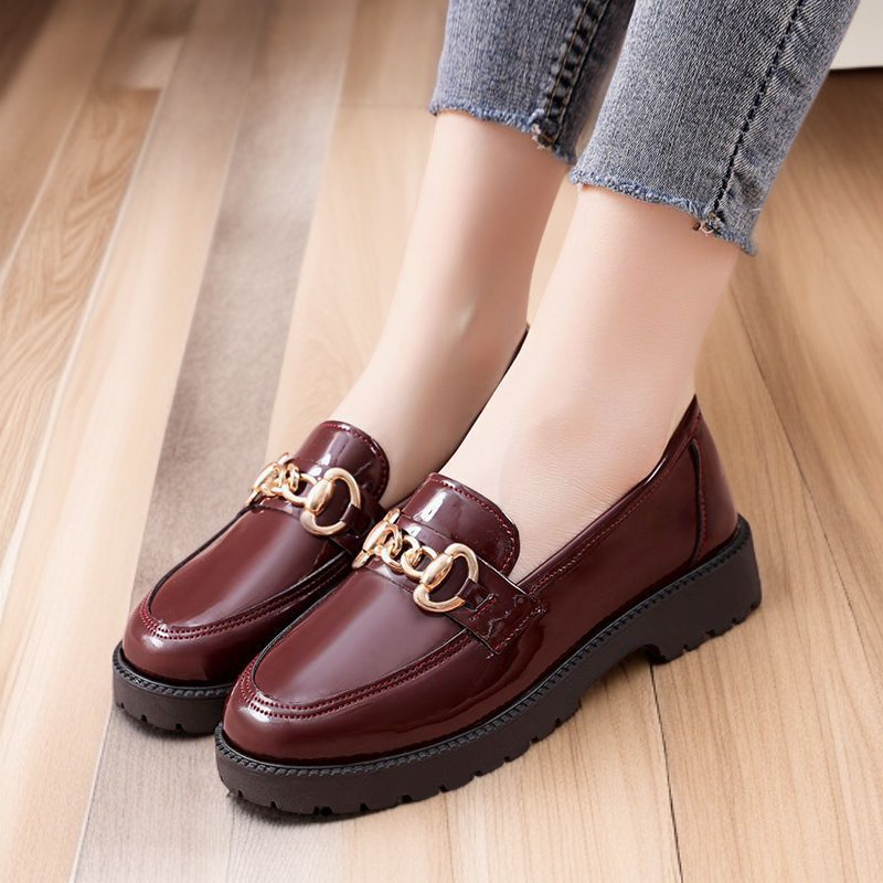 快適な履き心地の多機能ローファー