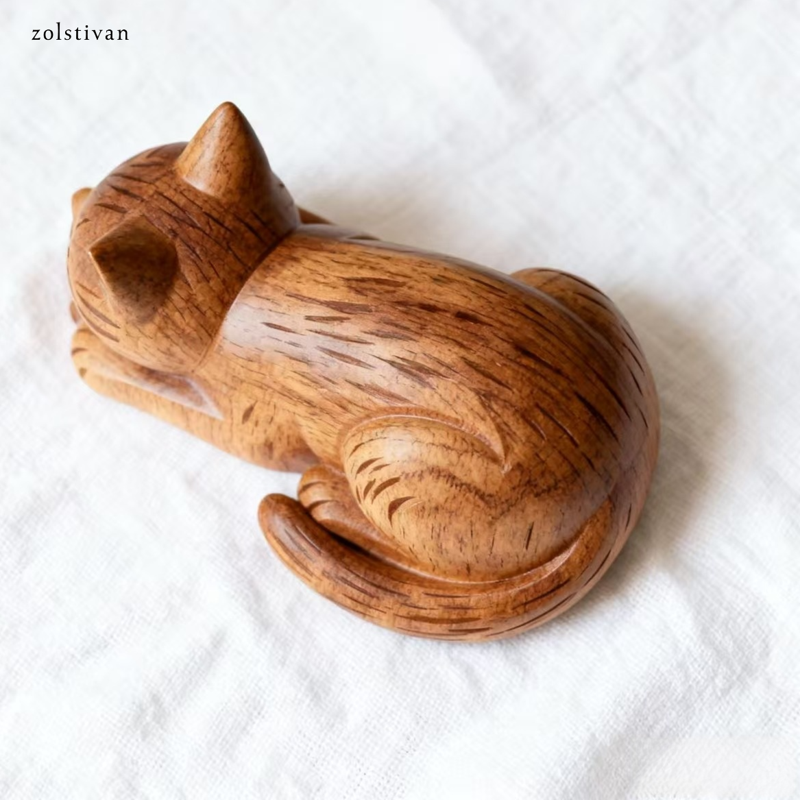 단단한 나무로 조각한 고양이 조각상(2개)