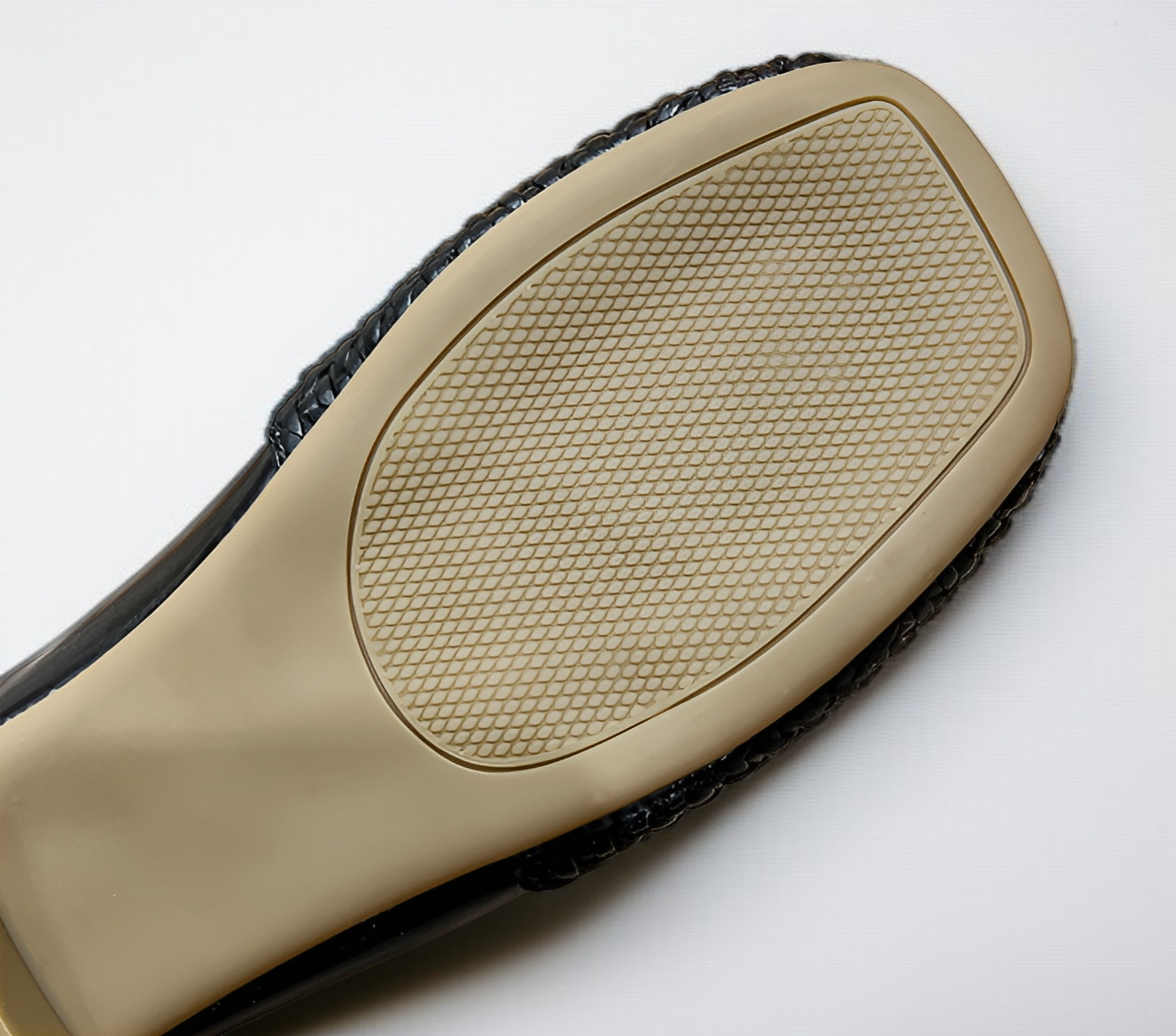 تصميم فاخر لأحذية ماري جين النسائية