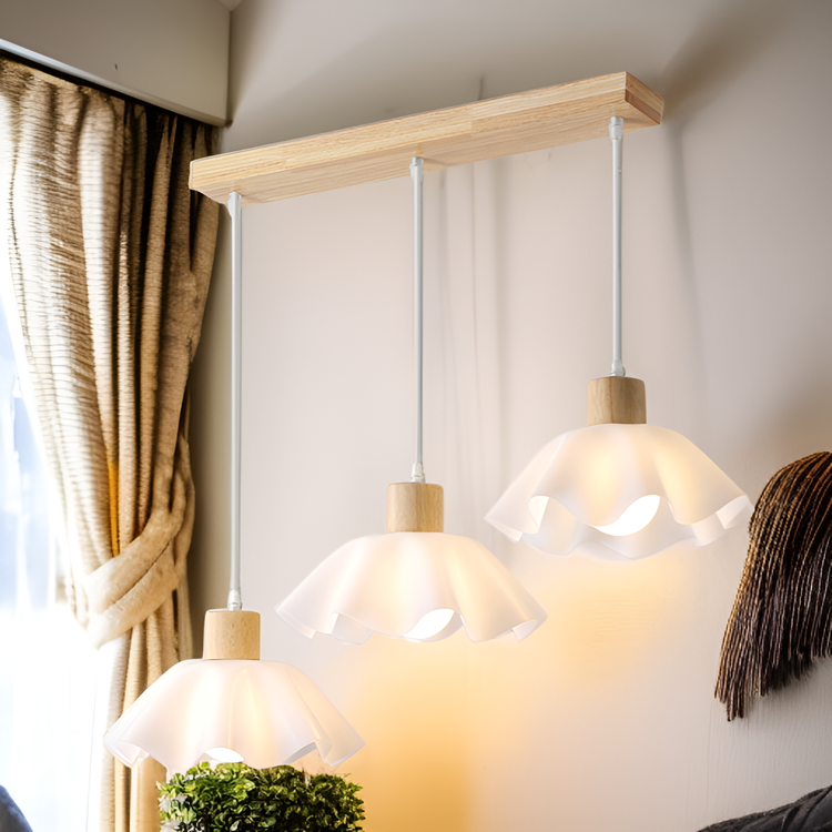 Nordické dřevěné závěsné svítidlo nad jídelní stůl, tři hlavy, moderní japonský styl wabi-sabi