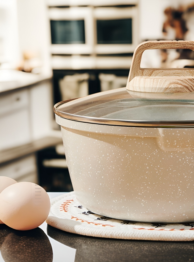 실생활에서 사용하는 붙지 않는 냄비