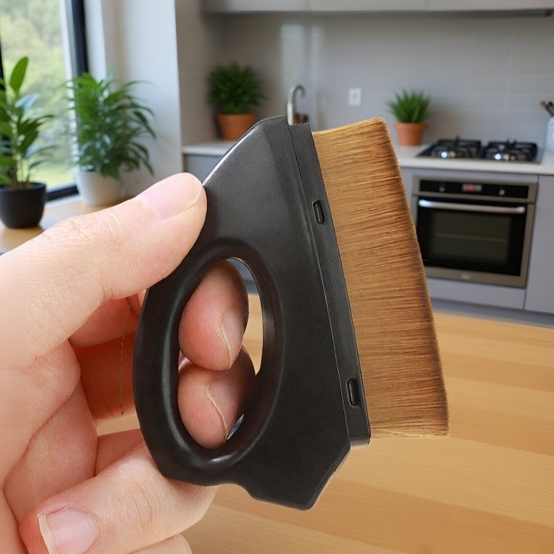 Seamless foundation application with Petal Traceless Brush