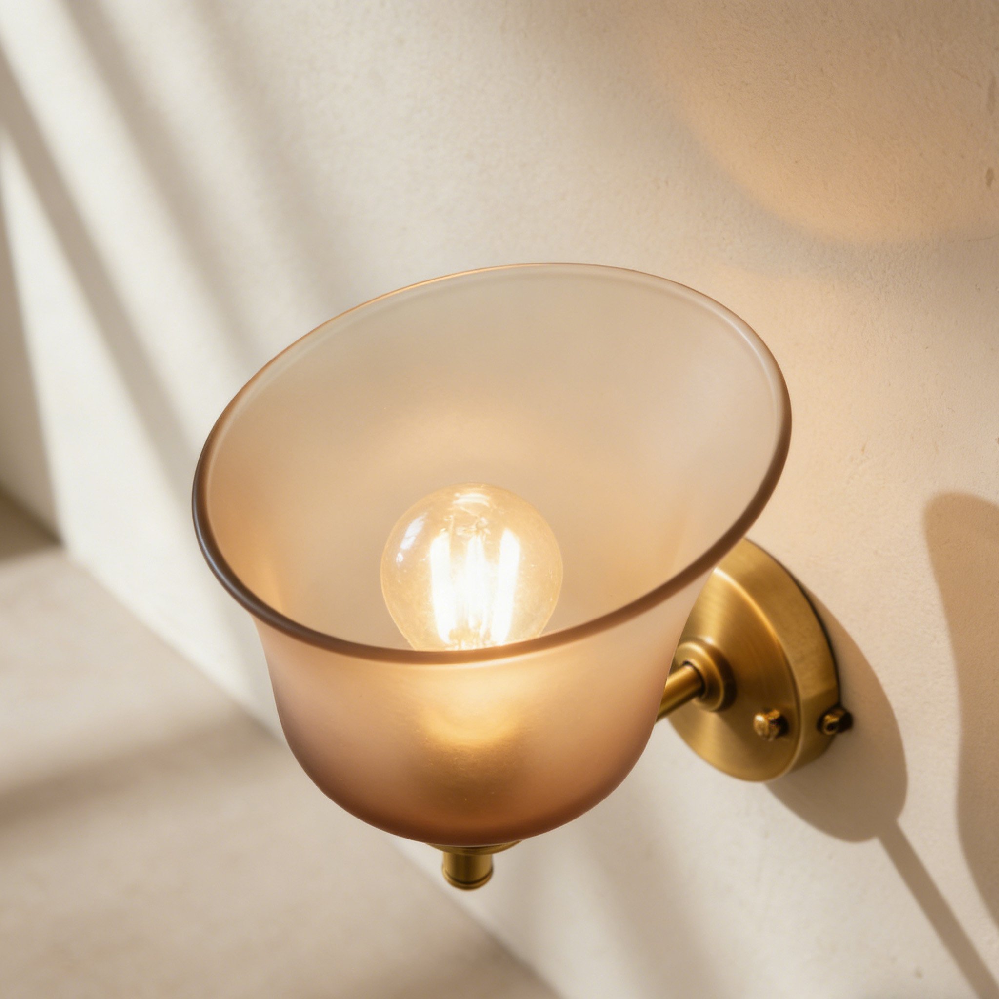 โคมไฟติดผนังทองแดงพร้อมกระจก