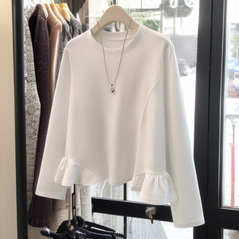 華やかなフリル付き長袖Tシャツディテール