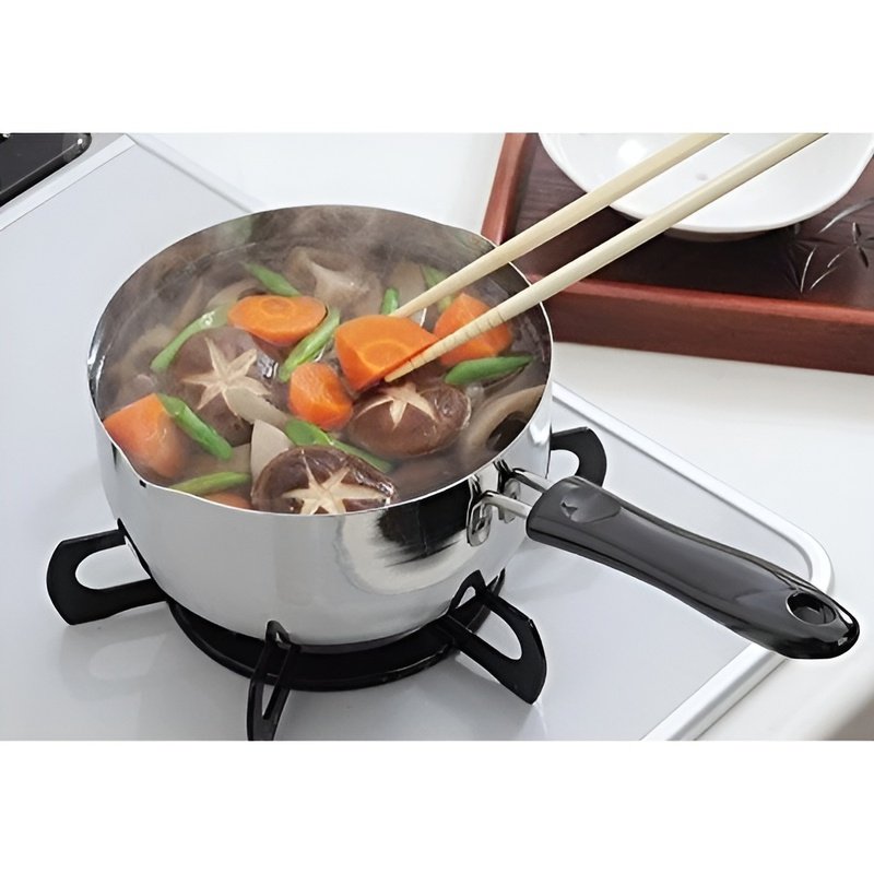 Yukihira pot with graduations