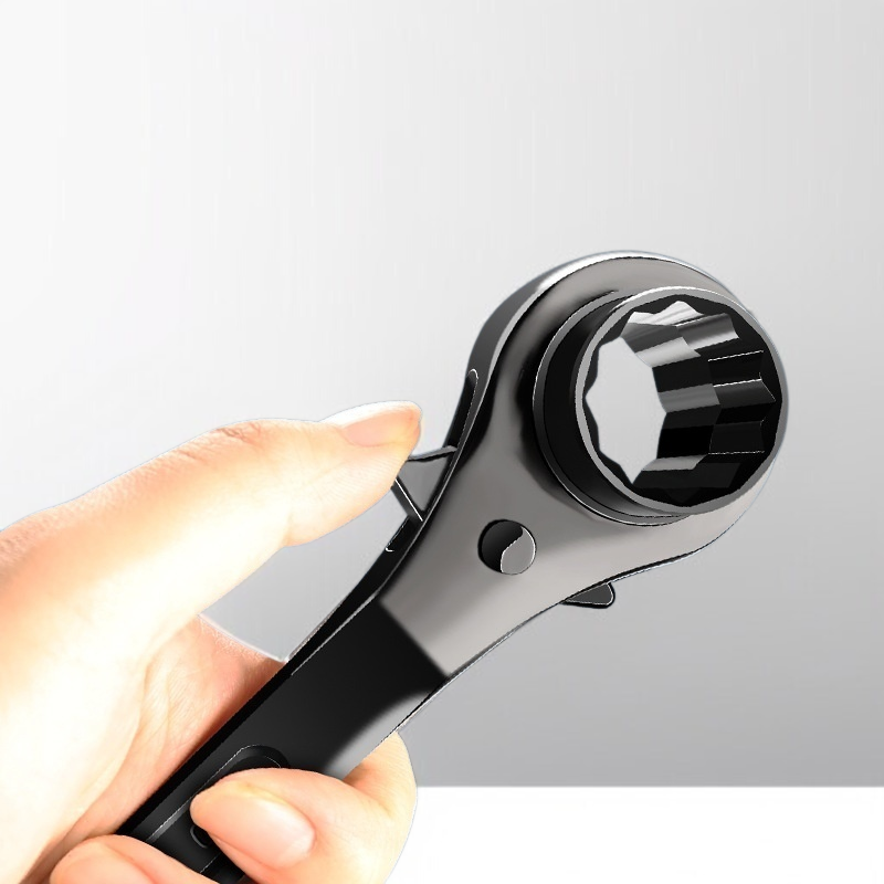 선반작업에 필수 공구양방향퀵육각매화렌치 사용 모습