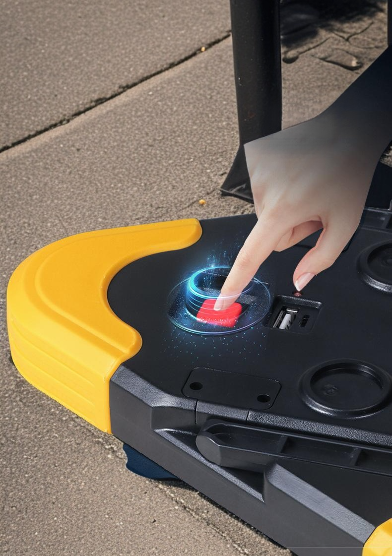 Reflective warning triangle for night visibility