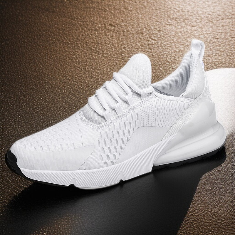 通気性のあるランニングシューズ