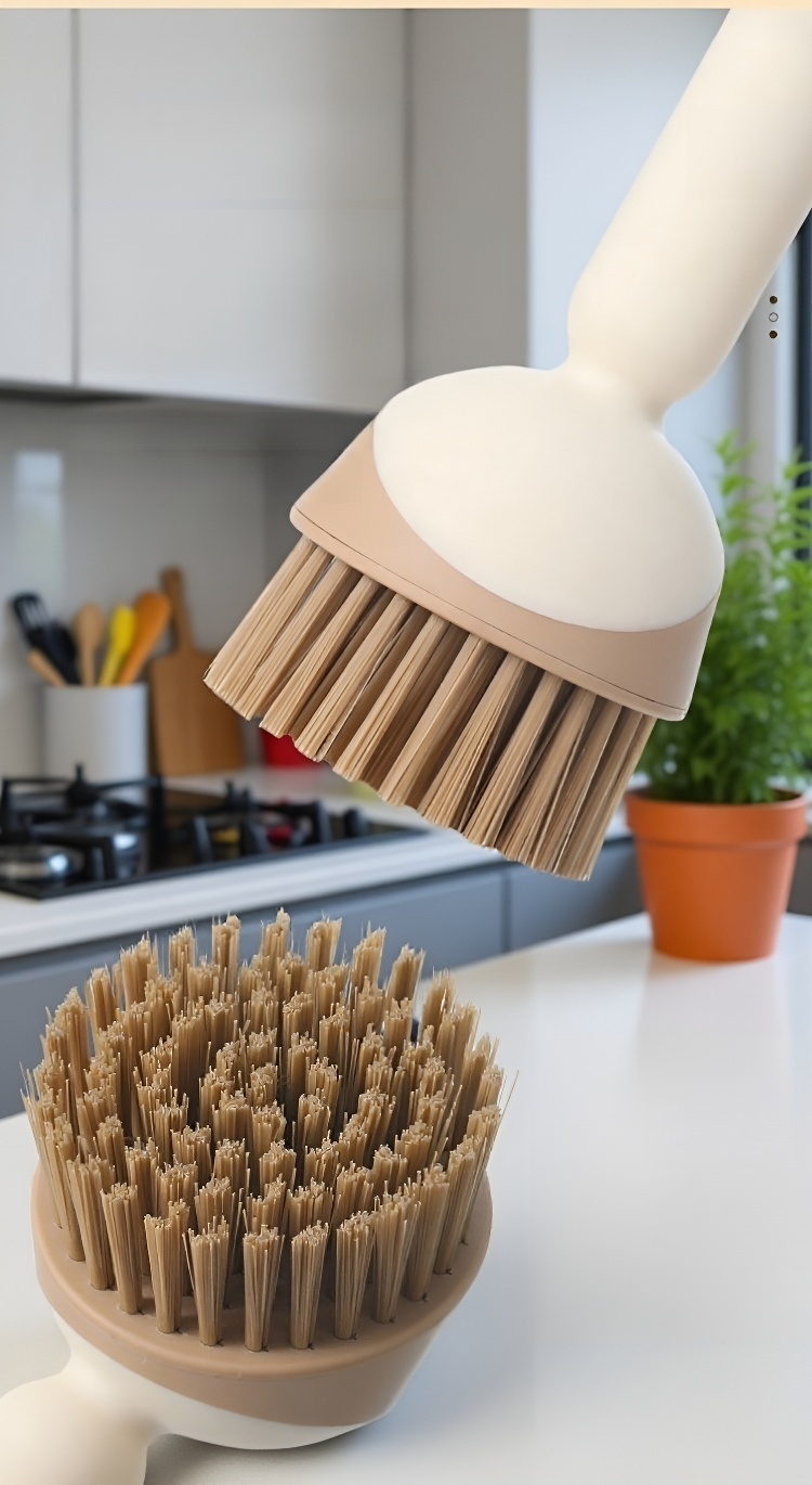 냄비를 세척하는 긴 손잡이 솔