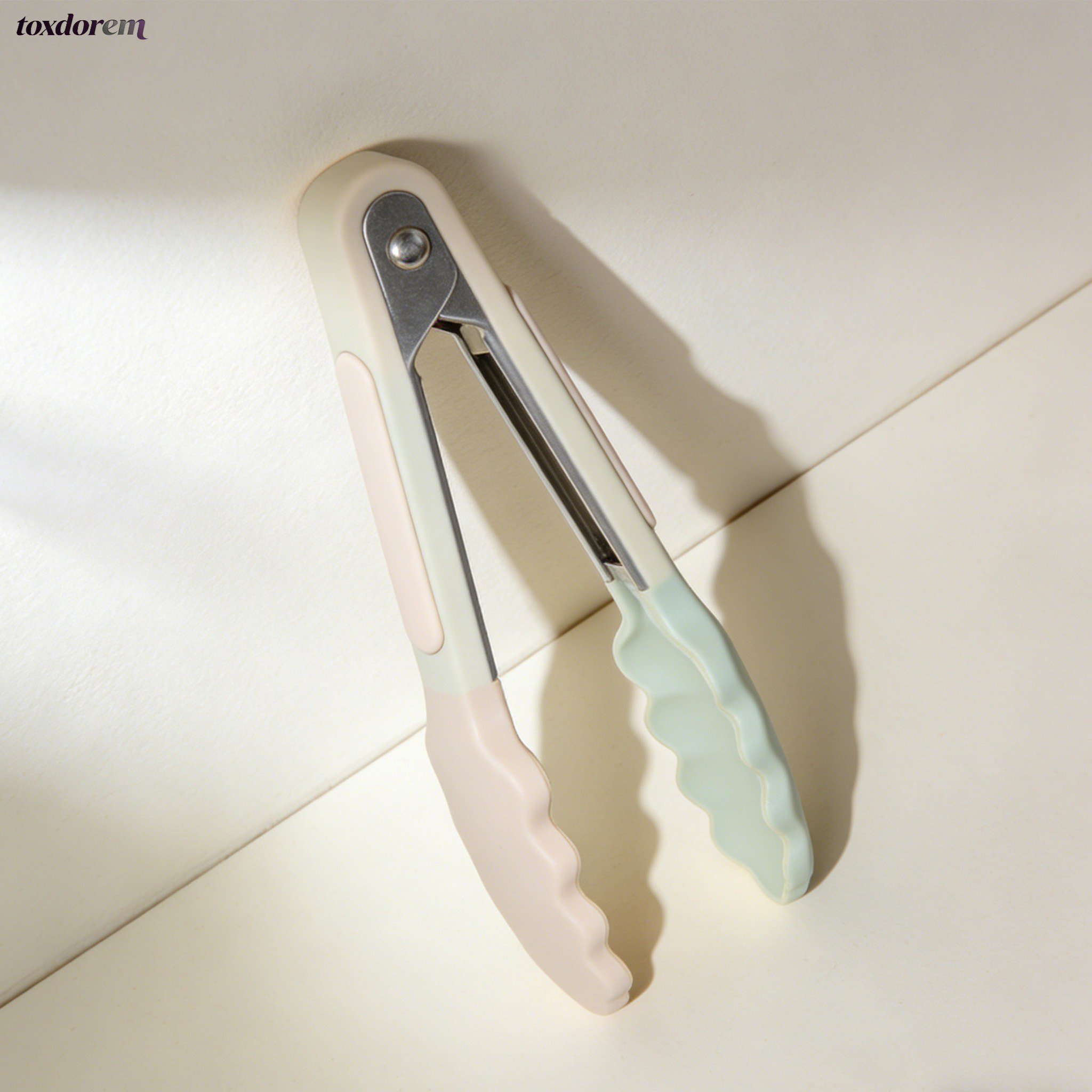 Kitchen anti-scalding clips