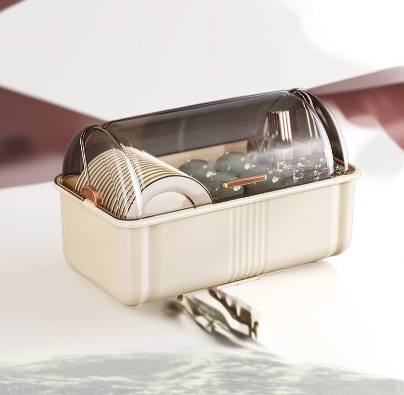 蓋付きでホコリから守る食器収納ケース