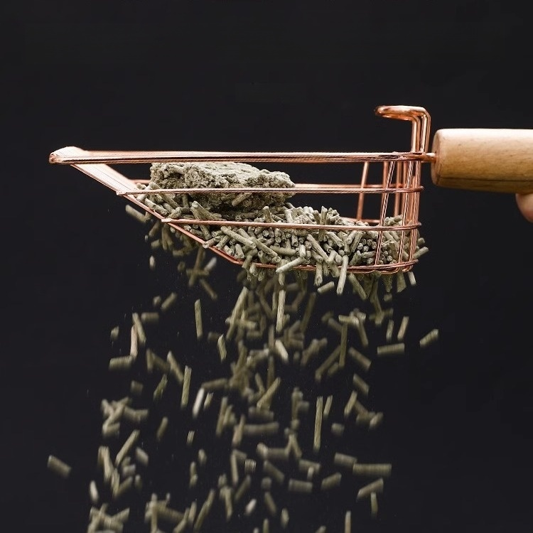 Metal cat litter scoop with hook