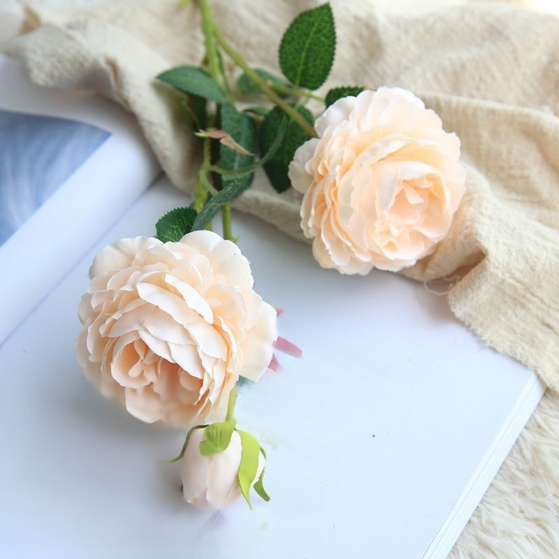 Dekorative künstliche Plastikblumen