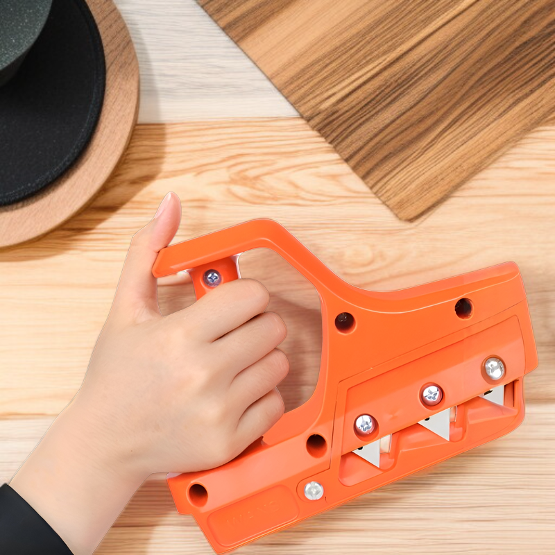 45度対応の石膏ボードカッター使用例