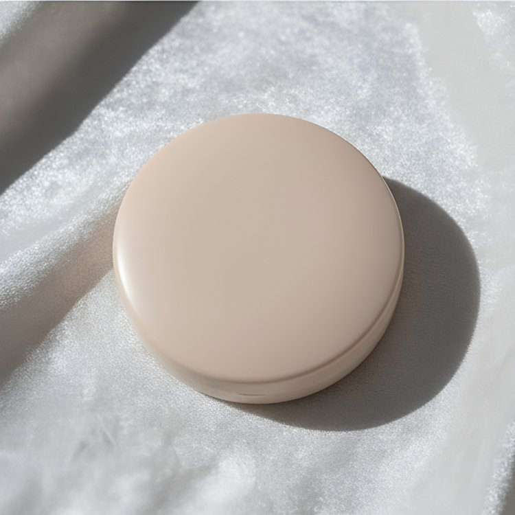 자연스러운 핑크 컬러 블러셔 디테일