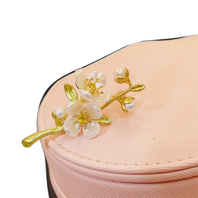 Stilvolle Brosche für Damen