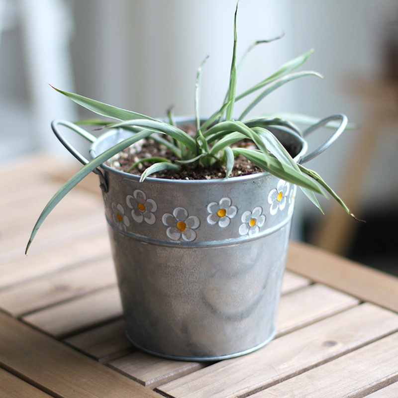 Vintage vintage wrought iron milk bucket