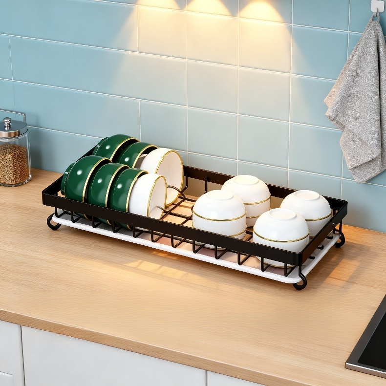 ชั้นวางสำหรับวางจานชามในครัว