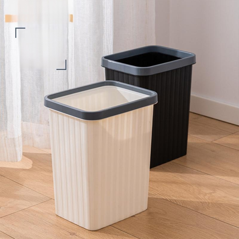 Poubelle en plastique