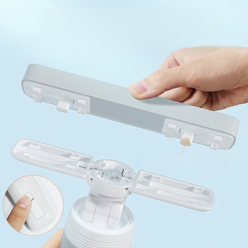 Mini hands-free, self-cleaning mop – perfect for lazy people!