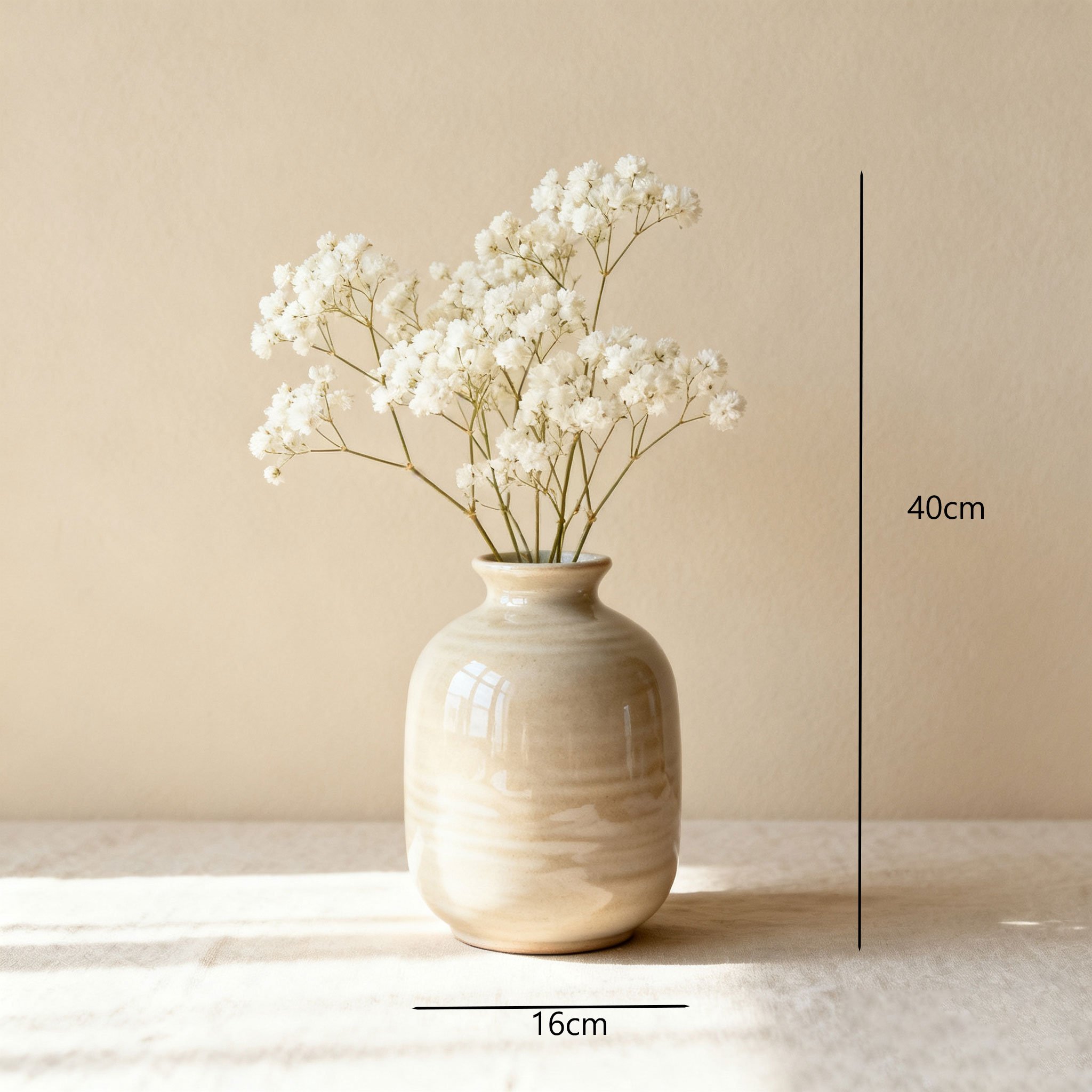 모던 인테리어에 어울리는 투명 화병