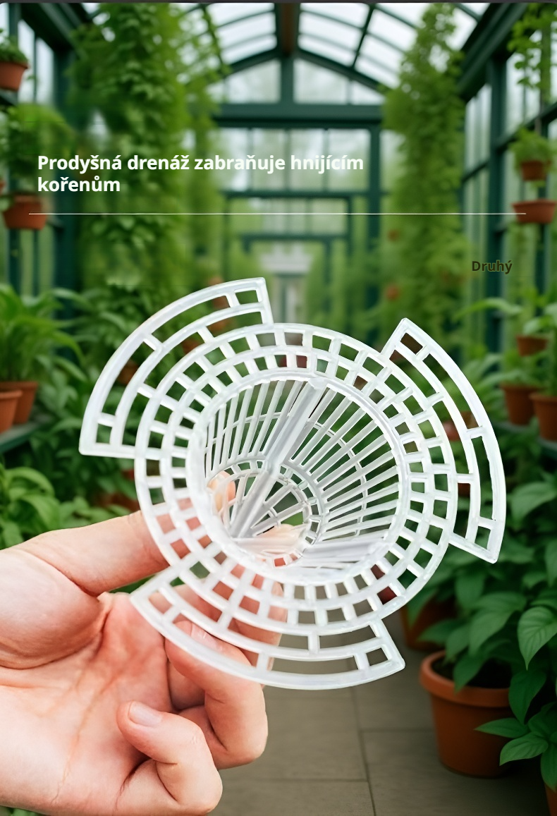 Instalace síťky na dno květináče