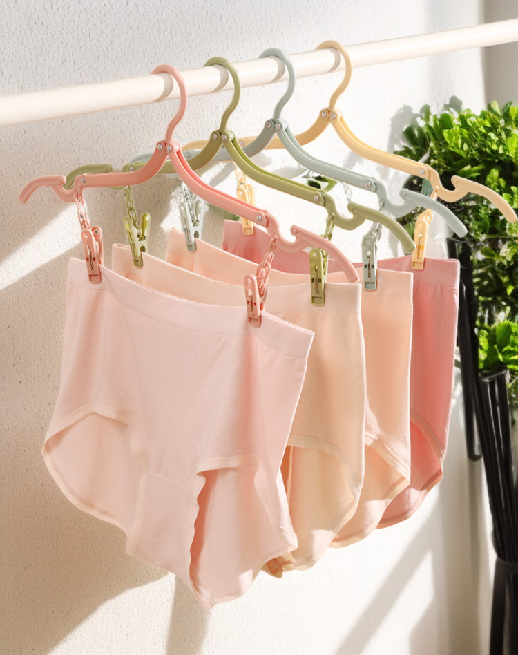 옷걸이 집게로 양말 고정하는 방법