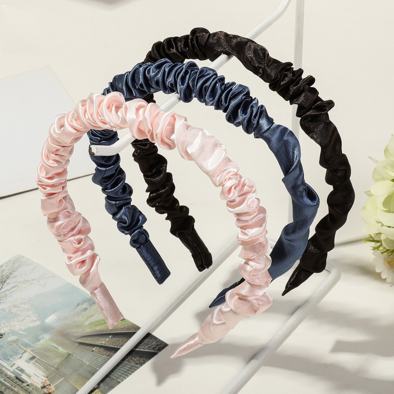 Satynowe, jednokolorowe akcesoria do włosów