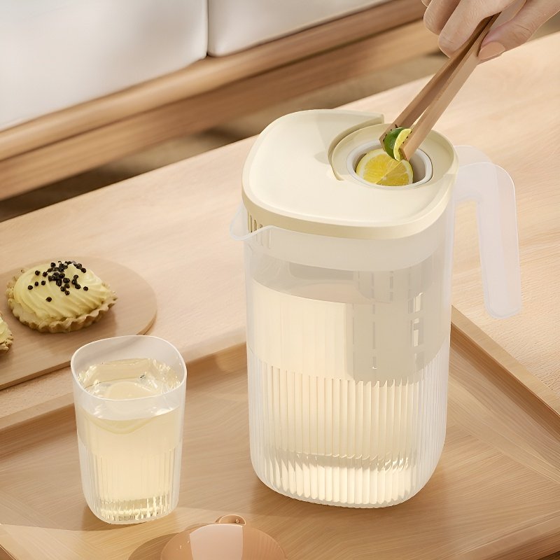 كوب بلاستيكي للماء البارد