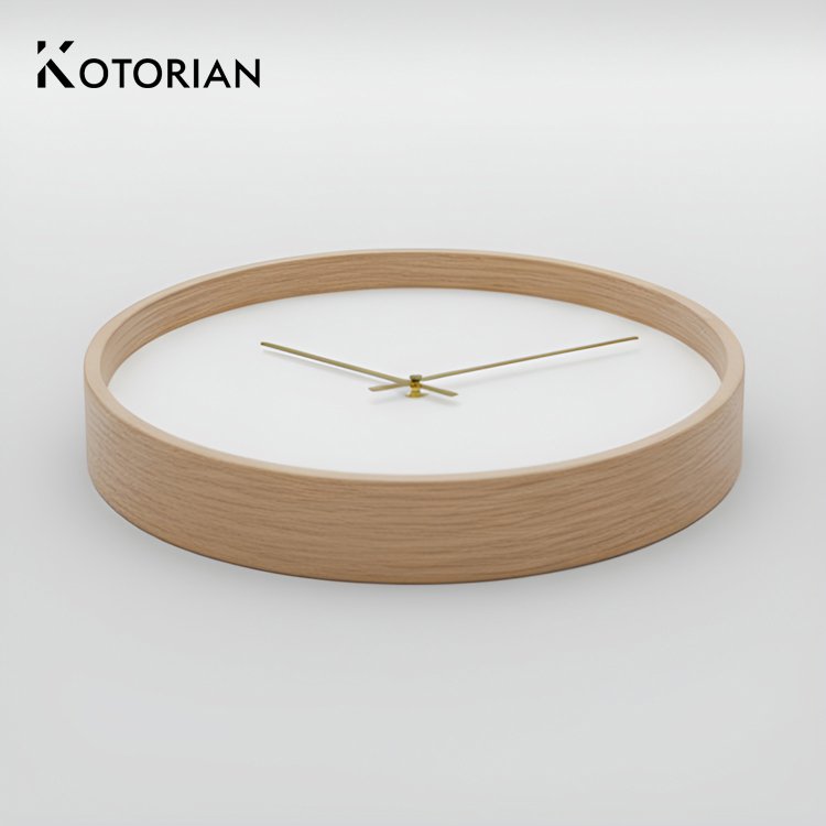 Detail ciferníku jednoduchých nástěnných hodin