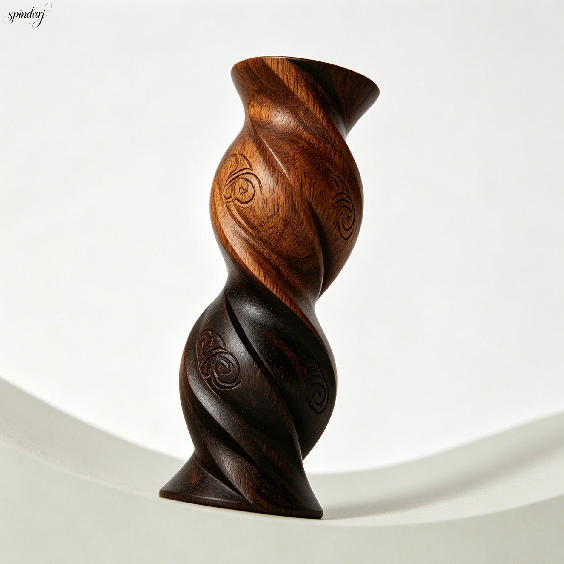 Schreibtischornamente aus Sandelholz