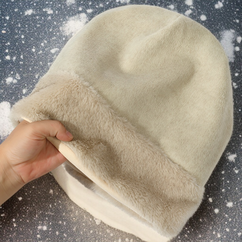 플러시 롤 챙 니트 모자