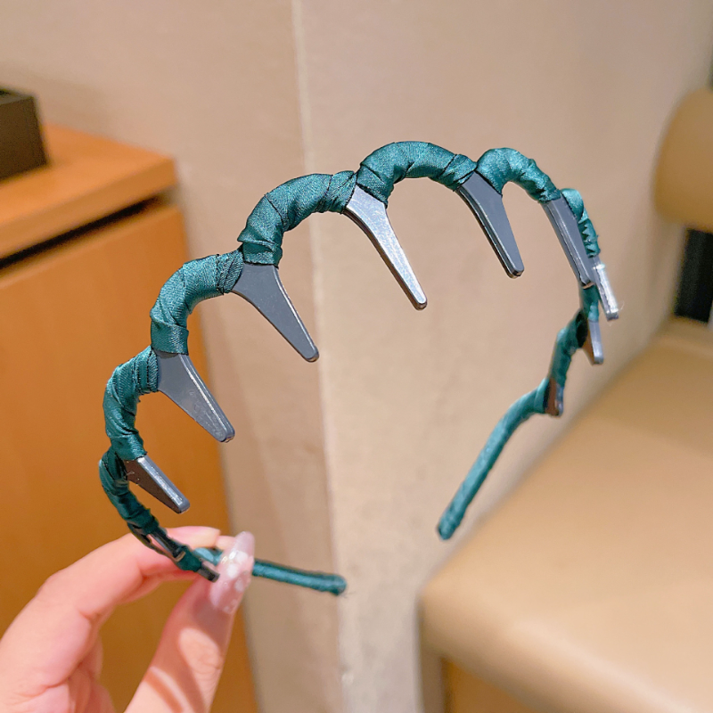 ที่คาดผมทรงสูงฟูฟ่องมีเท็กซ์เจอร์