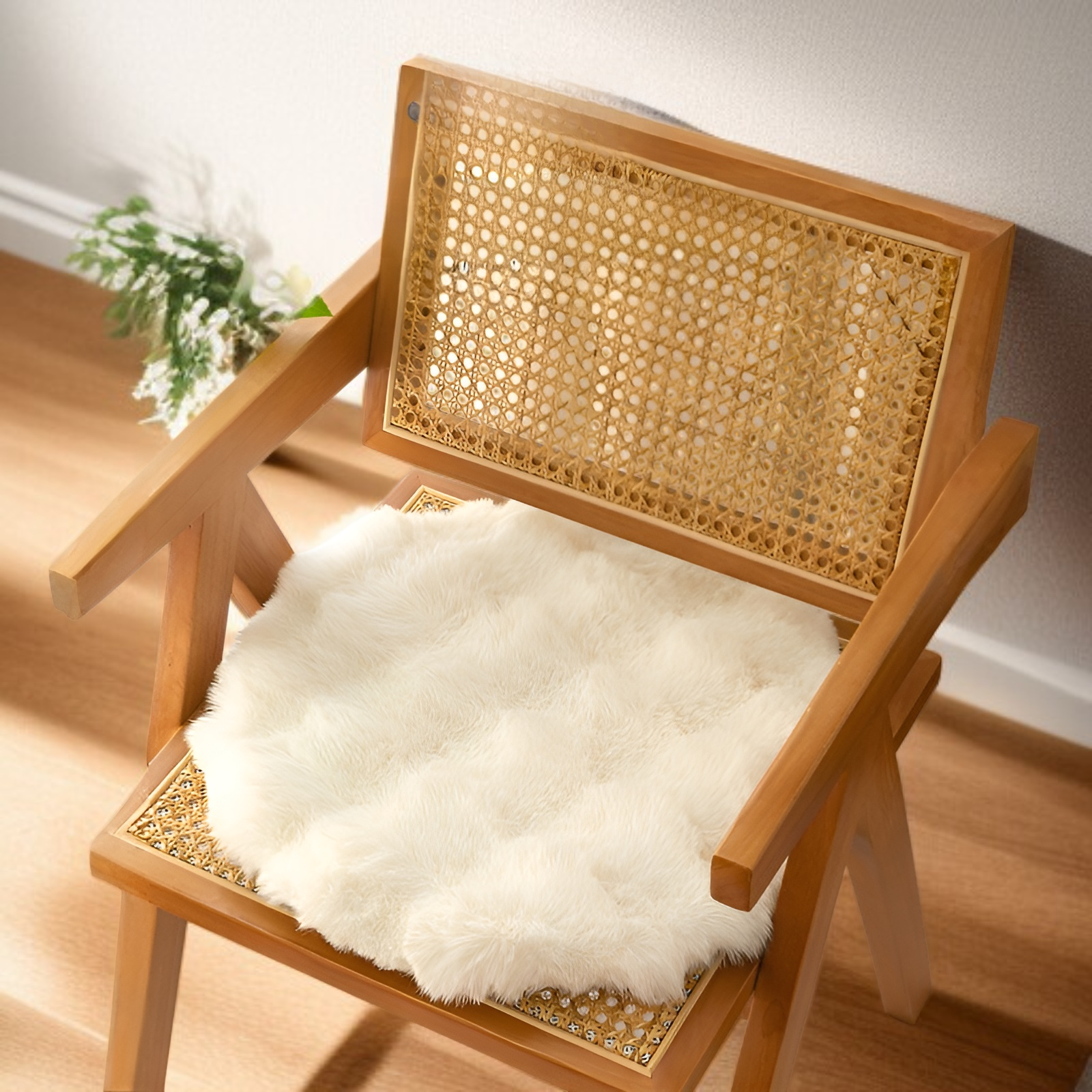 플러시 크림 라운드 쿠션