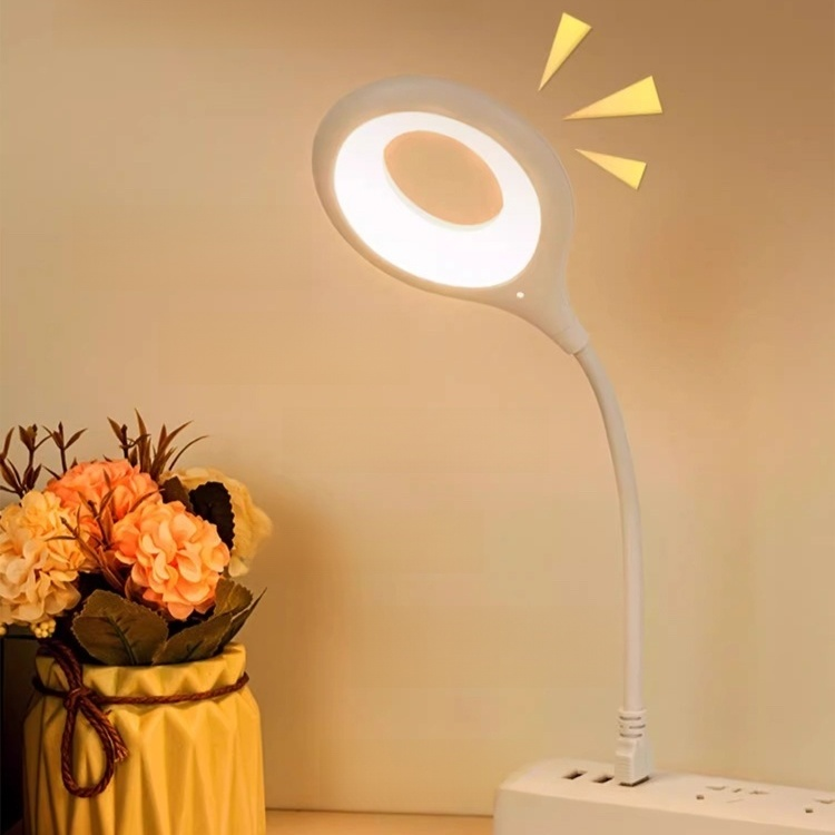 Voice-controlled USB night light