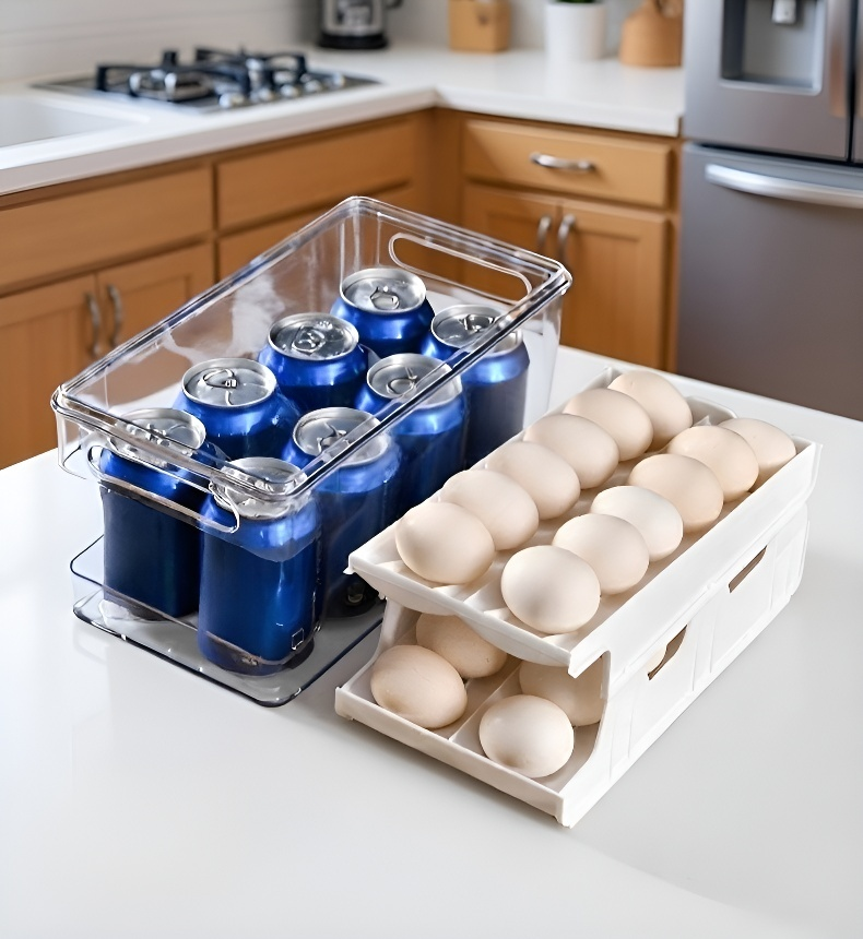 小物を収納したクリアボックス