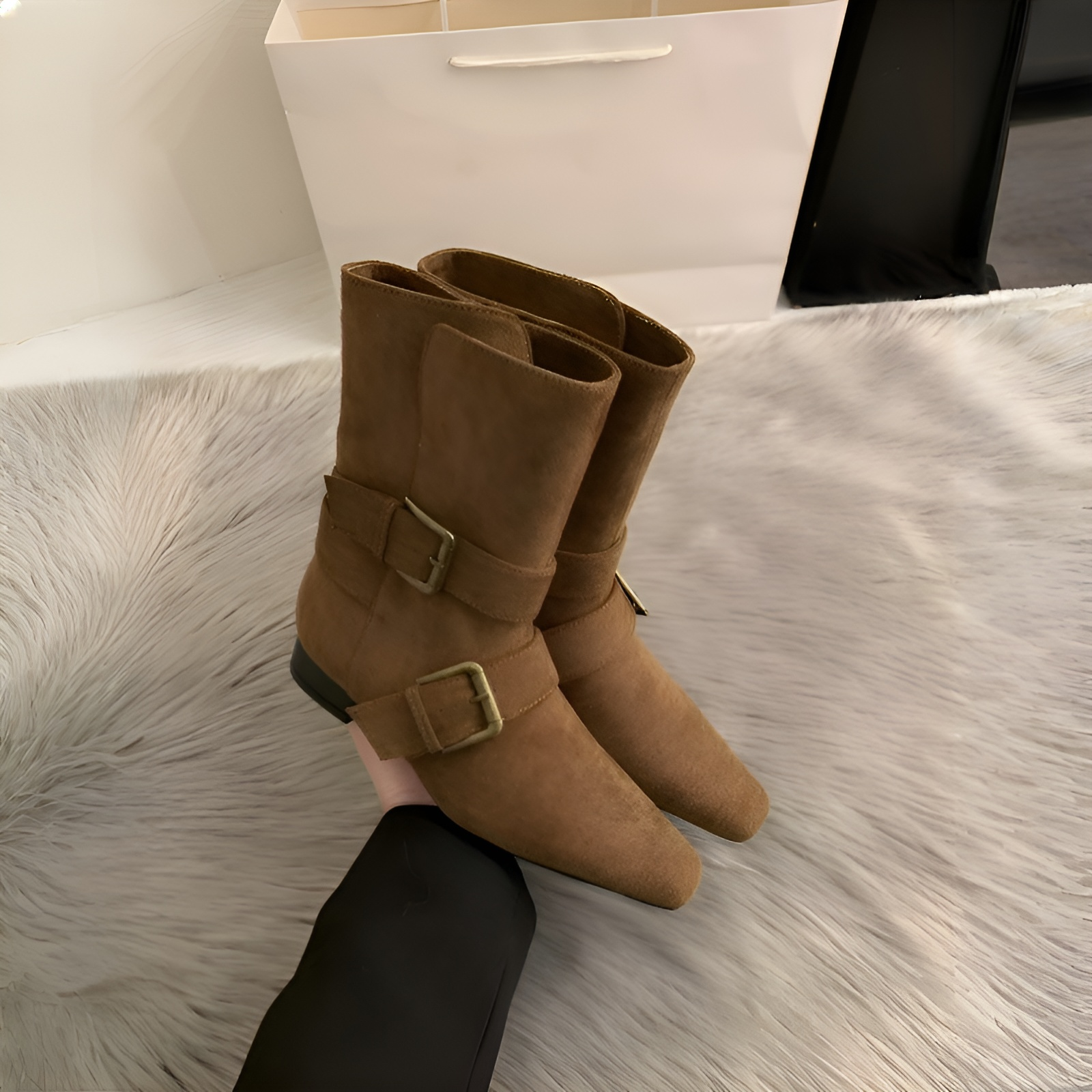 2025年韓国秋冬新作ニッチデザインレトロフレンチショートブーツ小スクエアヘッドウエスタンブーツミドルブーツレディースブーツ