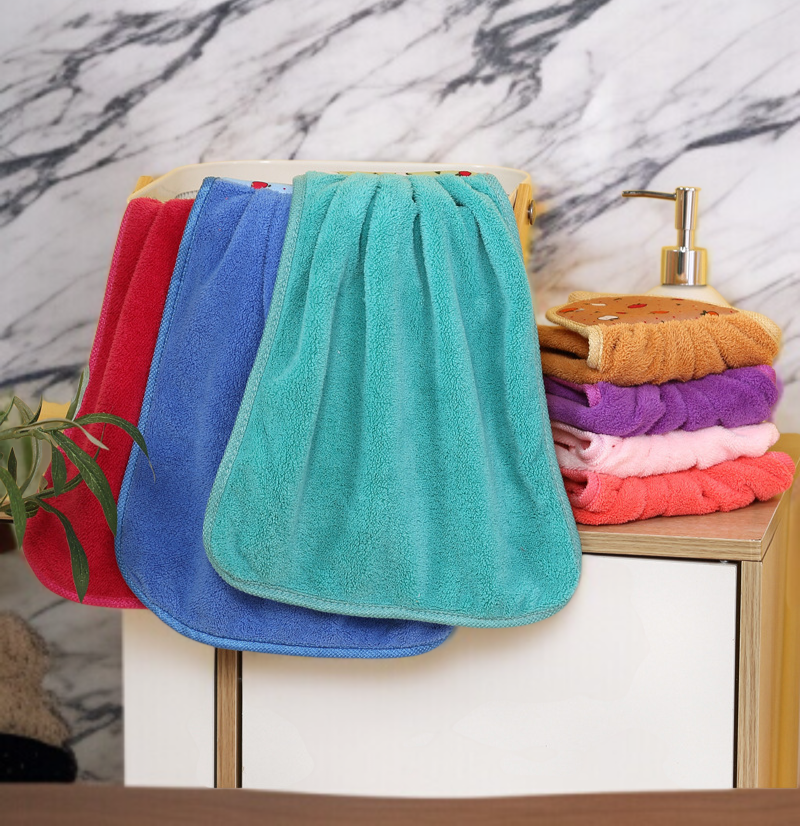 多色珊瑚絨掛式擦手巾整齊掛置