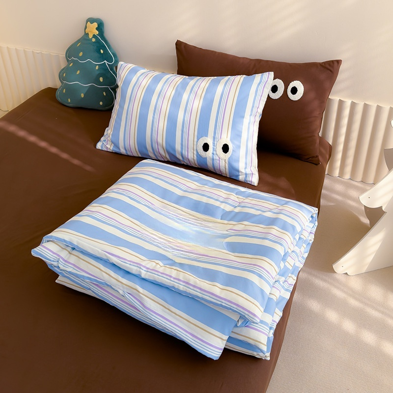 Colcha fresca de verano con algodón de nubes y cuadros