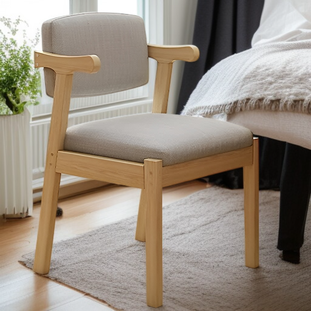 장시간 사용에도 피로감 없는 모던 리빙체어