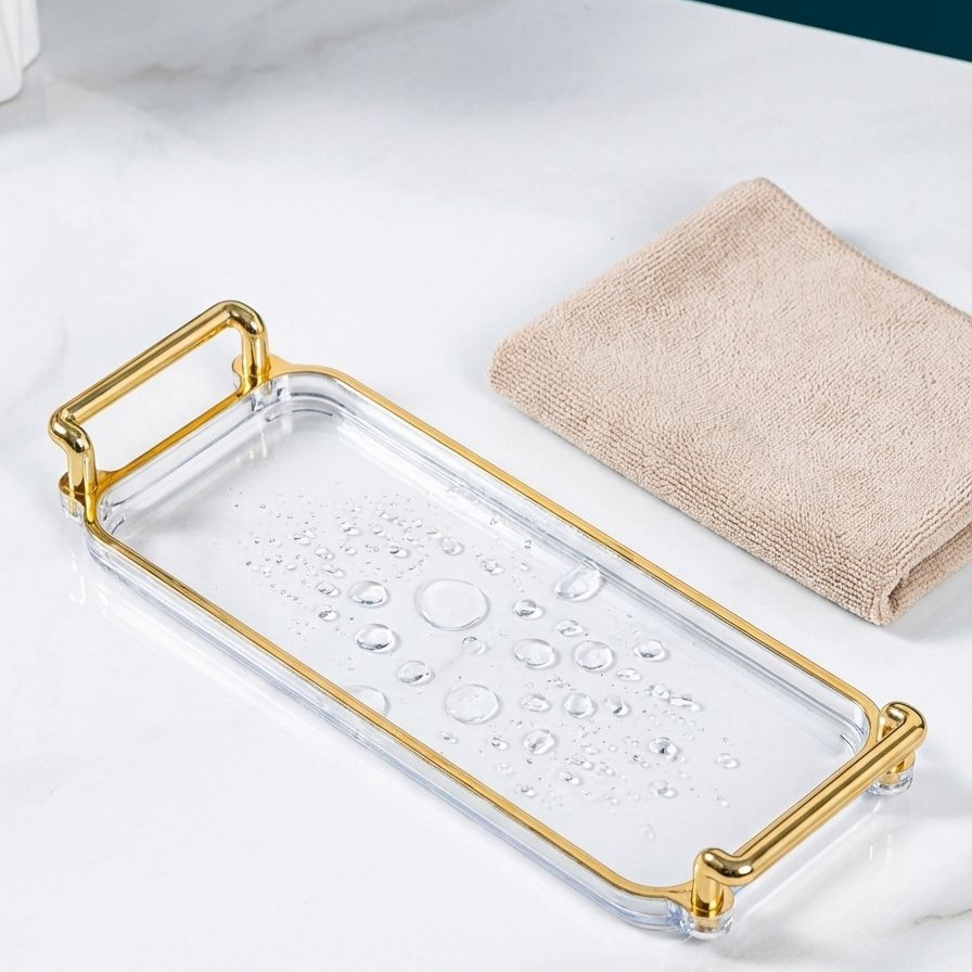 Teetassentablett als dekoratives Element im Wohnzimmer